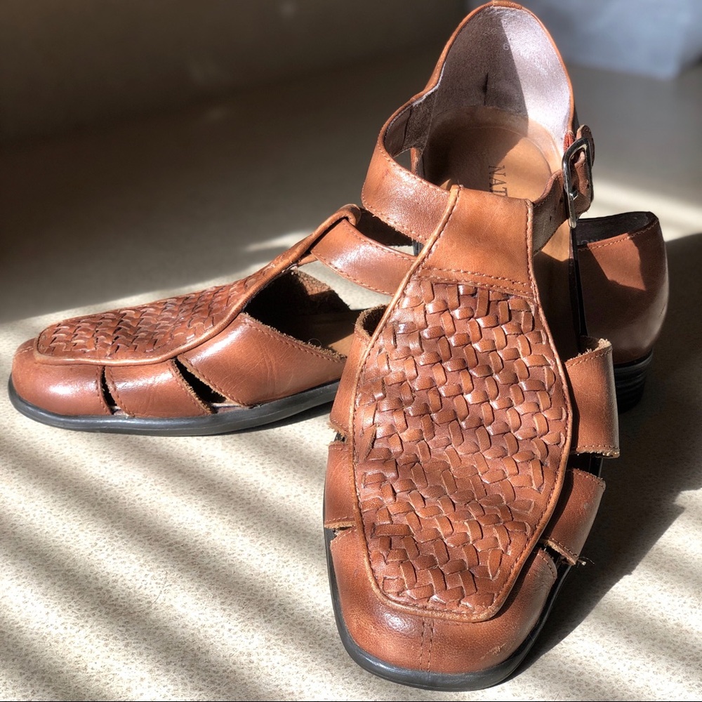 Closed toed flats/sandals